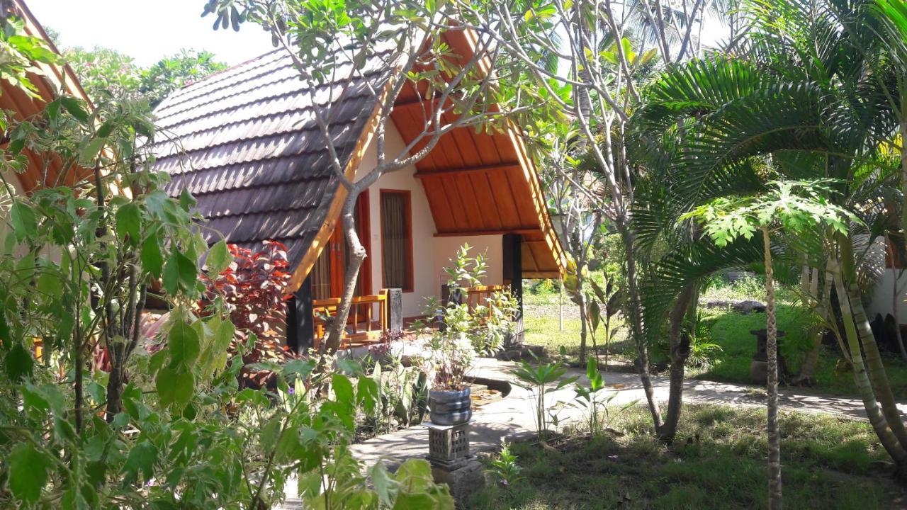 Yoland Guesthouse Gili Air Exterior photo