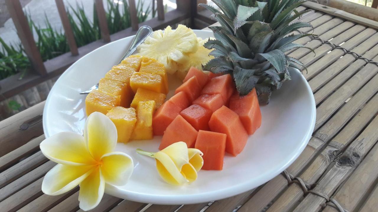 Yoland Guesthouse Gili Air Exterior photo