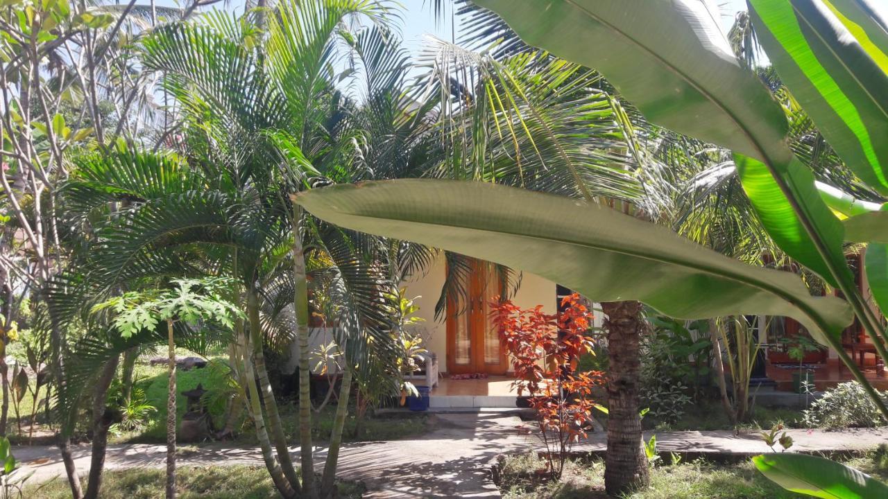 Yoland Guesthouse Gili Air Exterior photo
