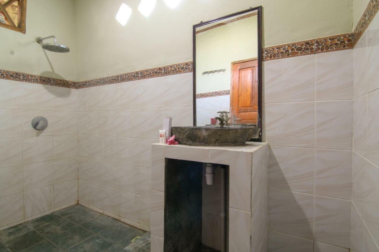 Yoland Guesthouse Gili Air Exterior photo