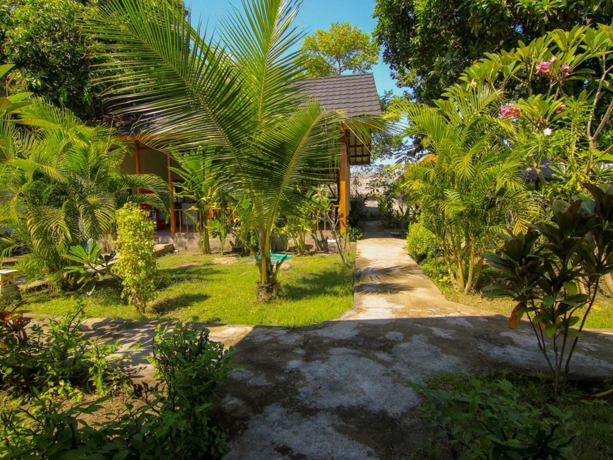Yoland Guesthouse Gili Air Exterior photo