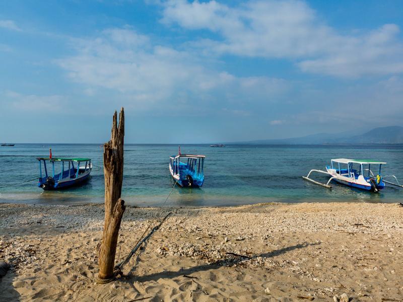 Yoland Guesthouse Gili Air Exterior photo
