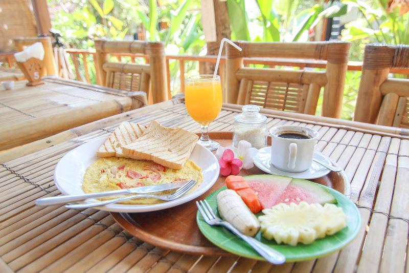 Yoland Guesthouse Gili Air Exterior photo