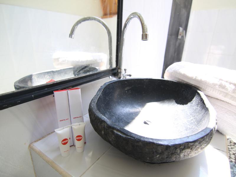 Yoland Guesthouse Gili Air Exterior photo